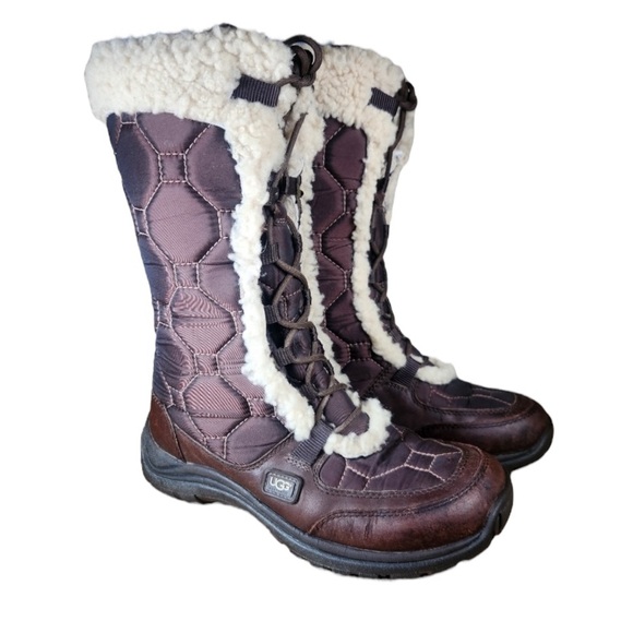 UGG Women's Capstone Boot 9 Brown Leather Sheepskin Quilted Vibram Australia - Picture 1 of 9